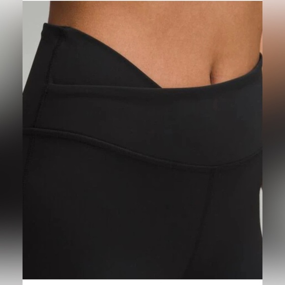 Like new Lululemon align, asymmetrical boot cut leggings - Picture 7 of 7